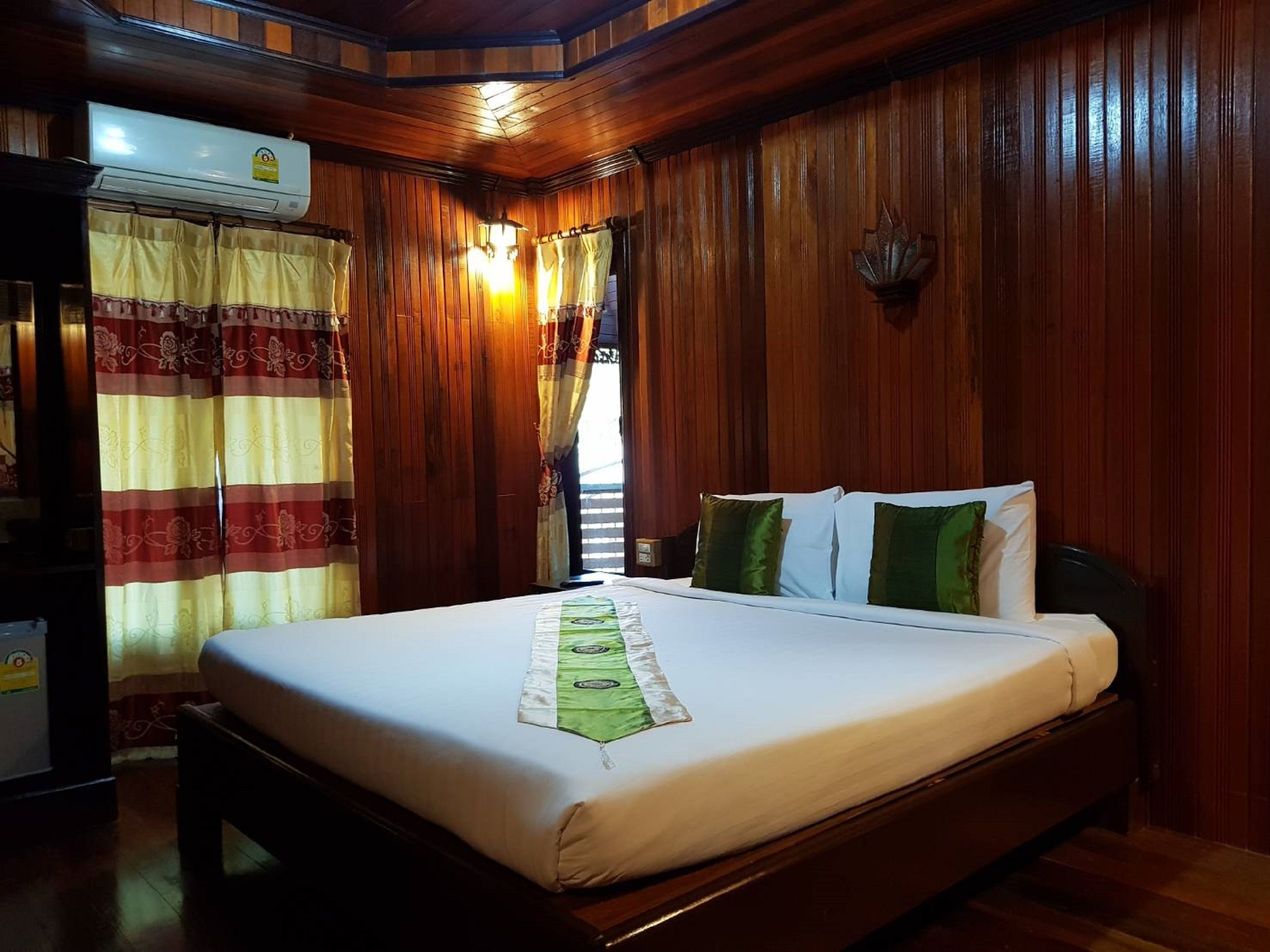 Standard Double Room | Minibar, blackout curtains, free WiFi