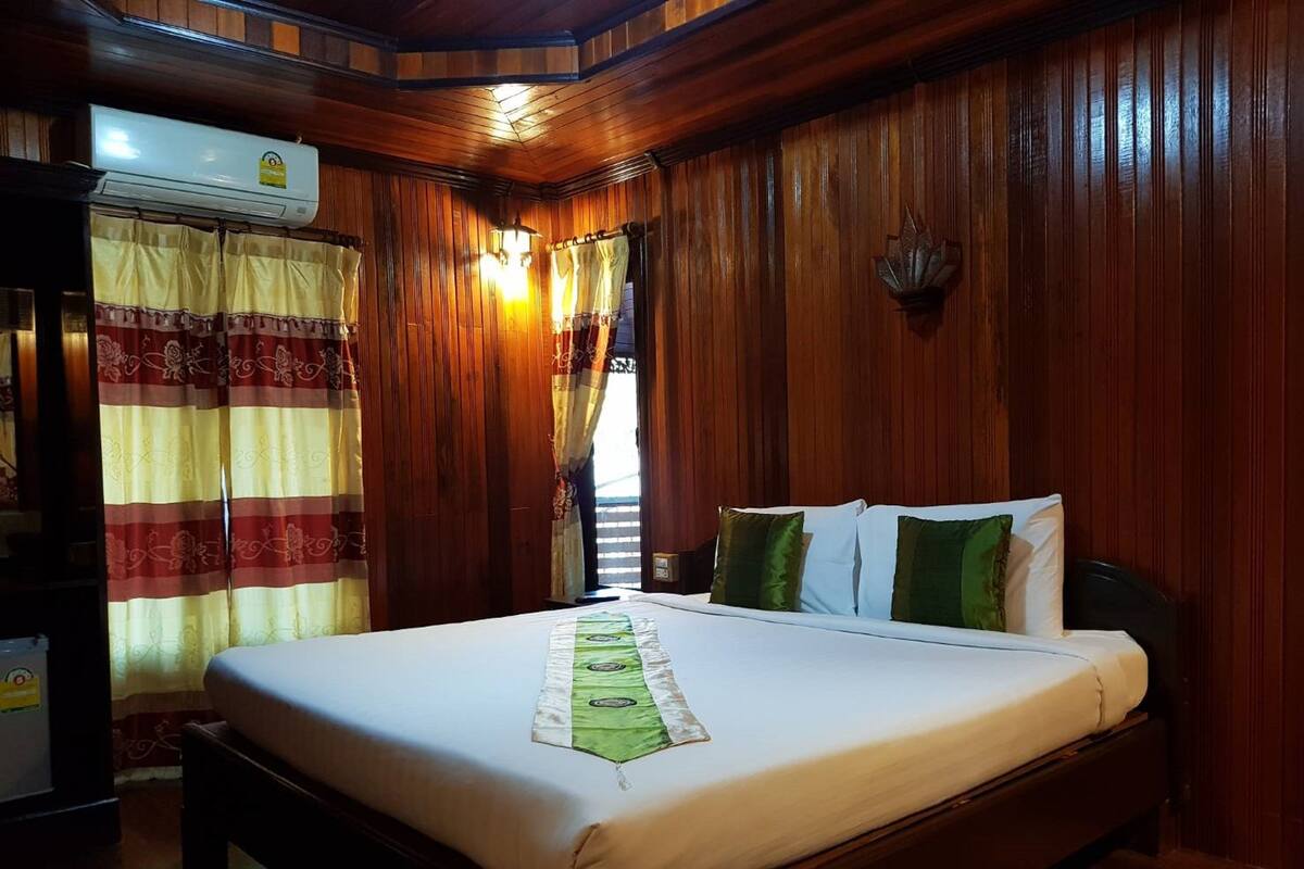 Standard Double Room | Minibar, blackout curtains, free WiFi