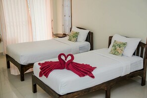 Twin Room | Minibar, rollaway beds, free WiFi