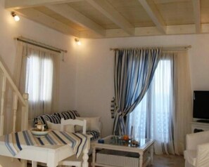 TV màn hình phẳng 32-inch có truyền hình vệ tinh, TV 