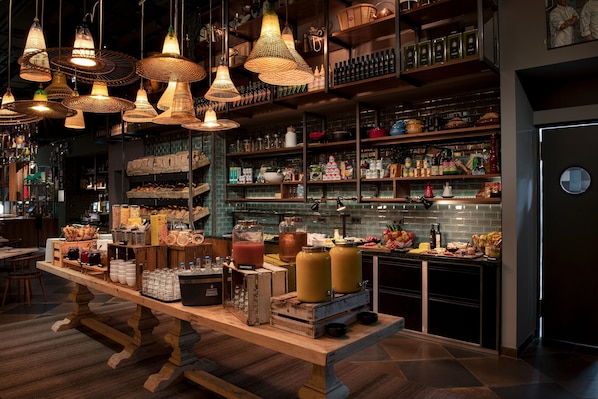 Dagelijks ontbijtbuffet (EUR 25.00 per persoon)