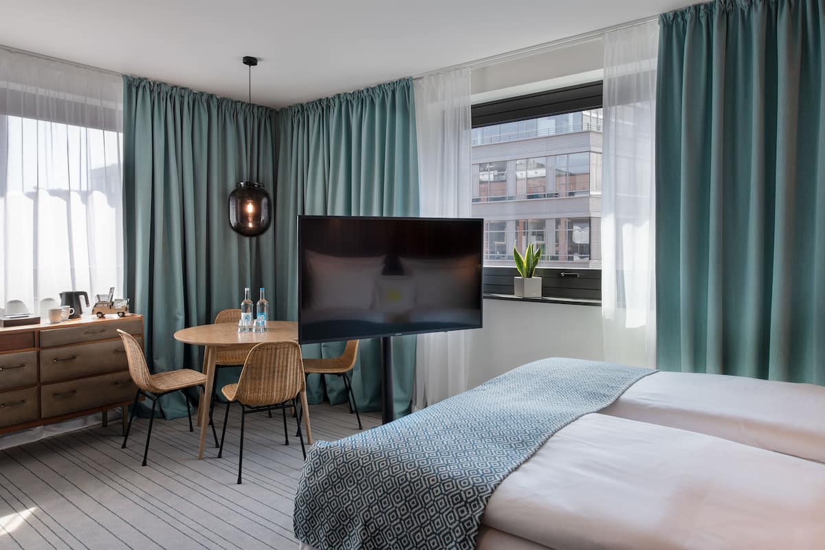 Extra Large | Premium bedding, down duvets, minibar, in-room safe
