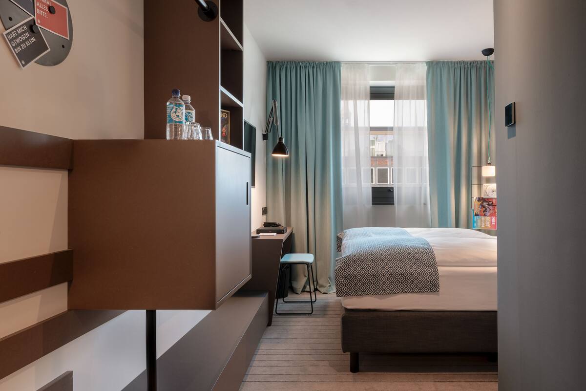 small | premium bedding, down duvets, minibar, in-room safe