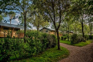 Garden - Tenuta Poggio Rosso Glamping (Piombino)
