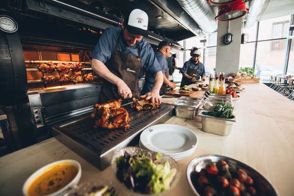 Local cuisine - Bastardo Hostel (Madrid)