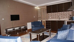 Apartment, 2 Schlafzimmer | Wohnzimmer | LCD-Fernseher