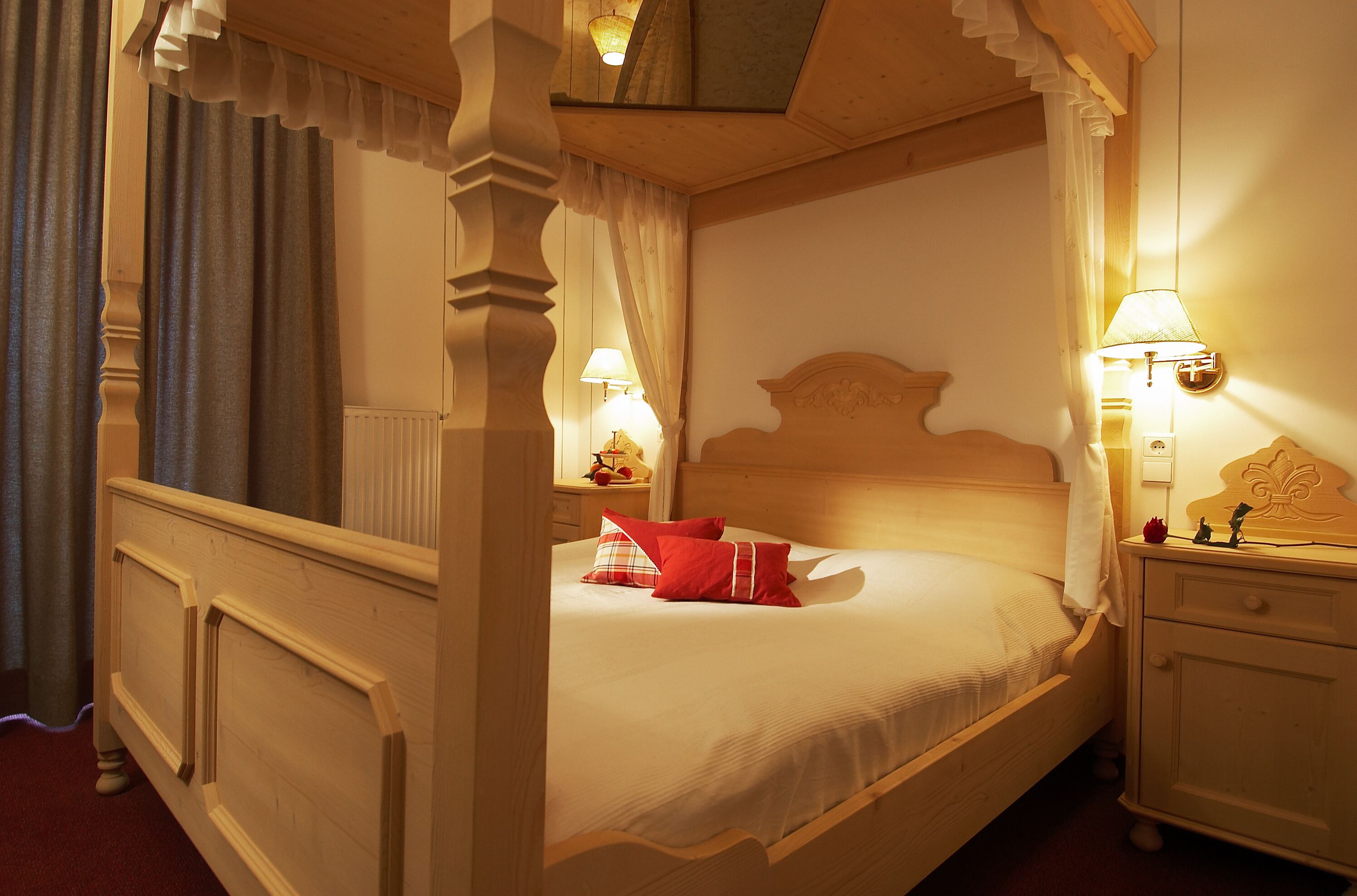 romantic room | premium bedding, in-room safe, desk, cots/infant beds