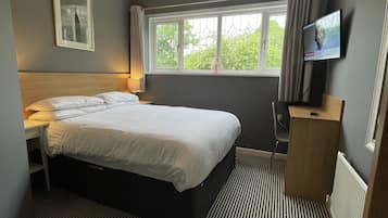 Standard Double Room, 1 Double Bed, Ensuite | Iron/ironing board, free WiFi, bed sheets