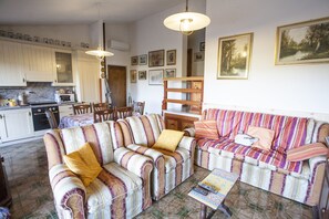 Villa | Living area | TV - Villetta Bel Giardino (Campo nell'Elba)