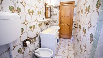 Vila | Kamar mandi | Shower dan kloset