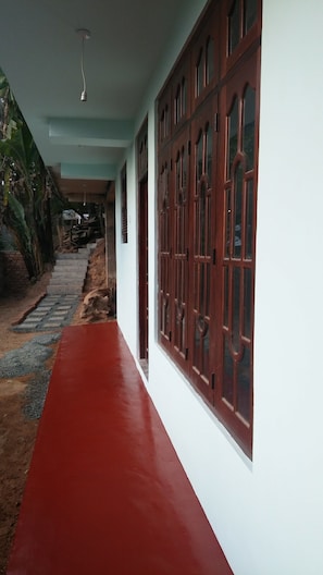 Deluxe-Doppelzimmer, 1 Queen-Bett, Bergblick, Erdgeschoss | Ausblick vom Zimmer