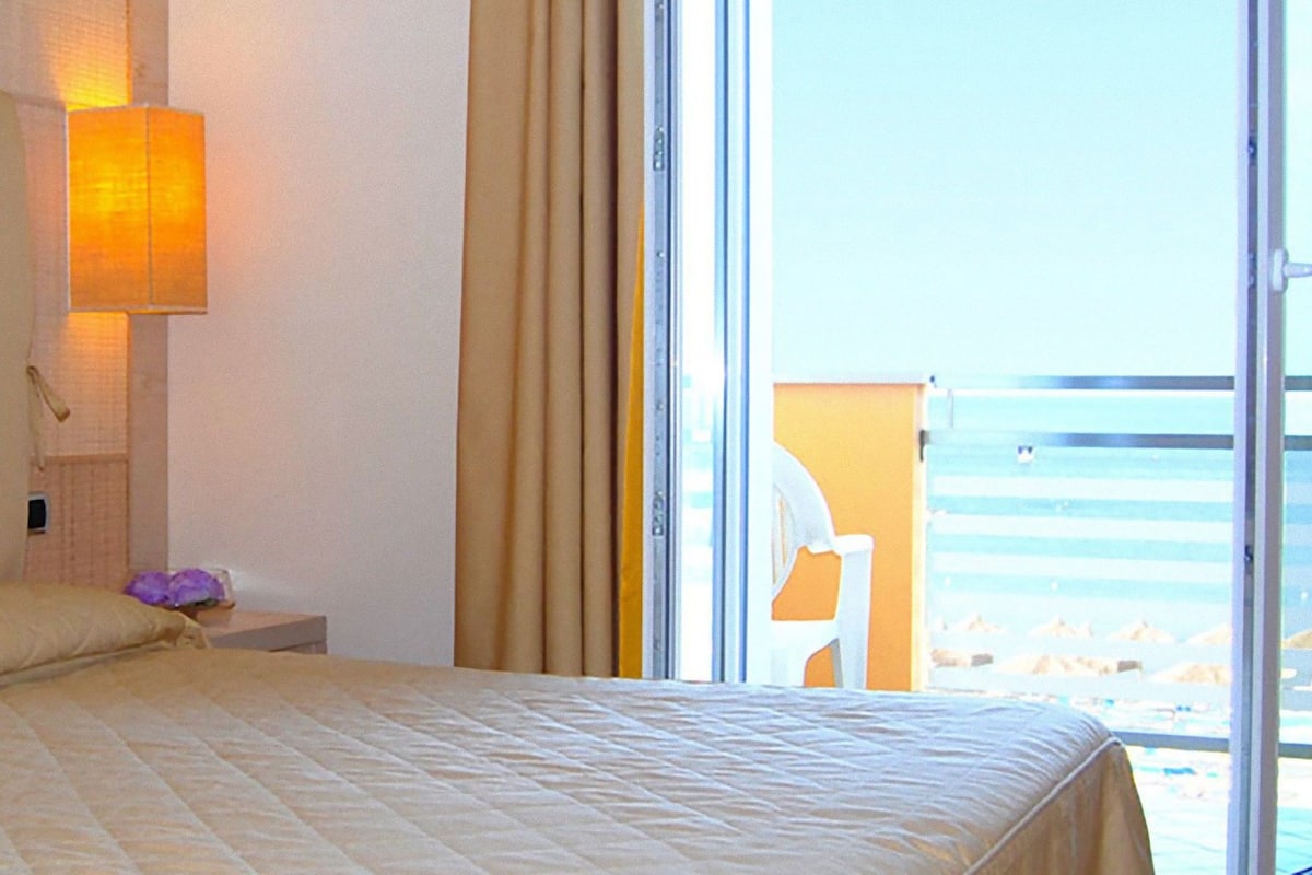 superior double room, sea view (le sale) | 1 bedroom, premium bedding, minibar, in-room safe