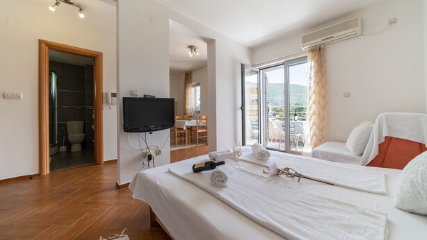 Room - SMS Apartments (Budva)