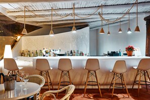 Bar (en la propiedad)