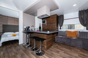 Mobile Home, 2 Bedrooms | Living area