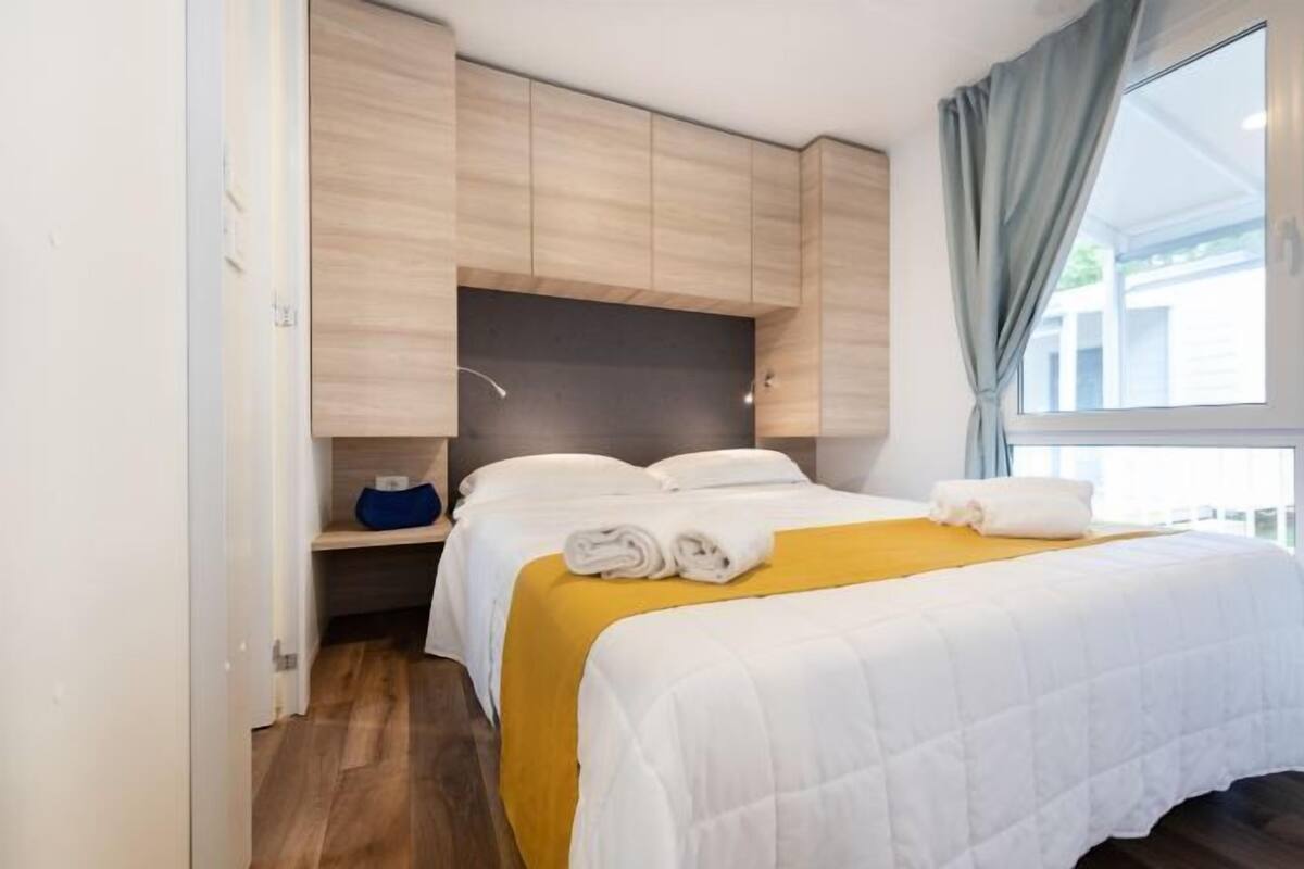 Egyptian cotton sheets, premium bedding, down duvets, desk