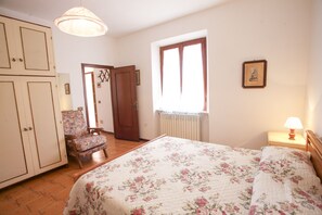 2 bedrooms, cots/infant beds - Appartamento Trilo La Padulella (Portoferraio)