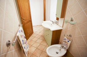 Apartment | Bathroom | Shower