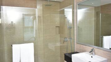 Chambre Supérieure avec lits jumeaux | Salle de bain