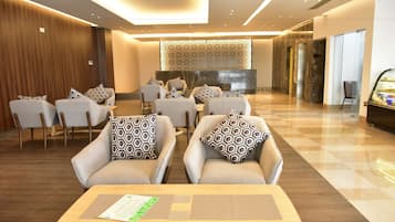 Coin salon dans le hall
