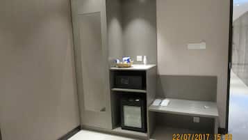 Superior Twin Room | Minibar