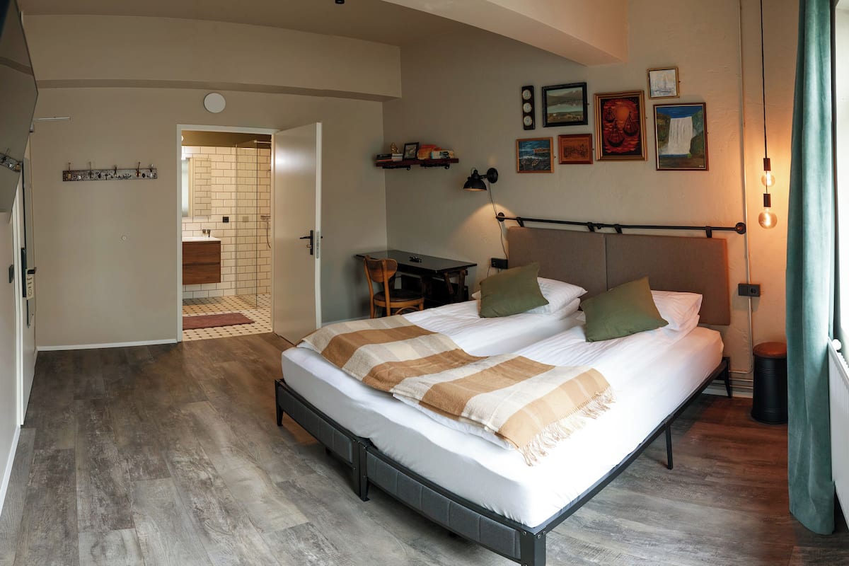 Classic-dobbeltværelse - privat badeværelse | 1 soveværelse, individuelt design, individuel indretning