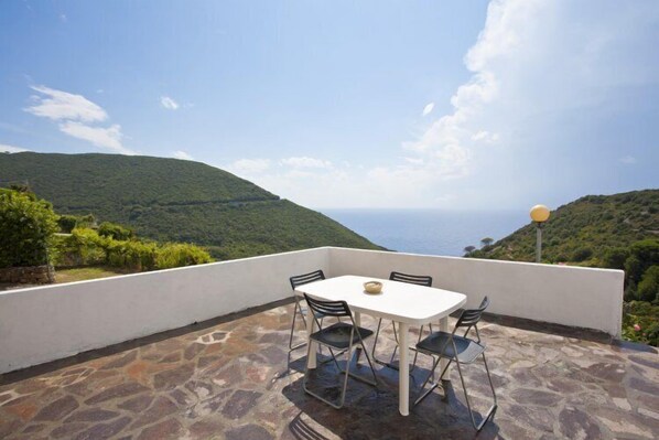 Villa | Terrace/patio