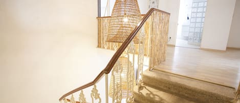 Villa | Wohnbereich | Fernseher