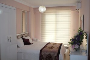 Apartment, 2 Schlafzimmer | 2 Schlafzimmer, Schreibtisch, Bügeleisen/Bügelbrett