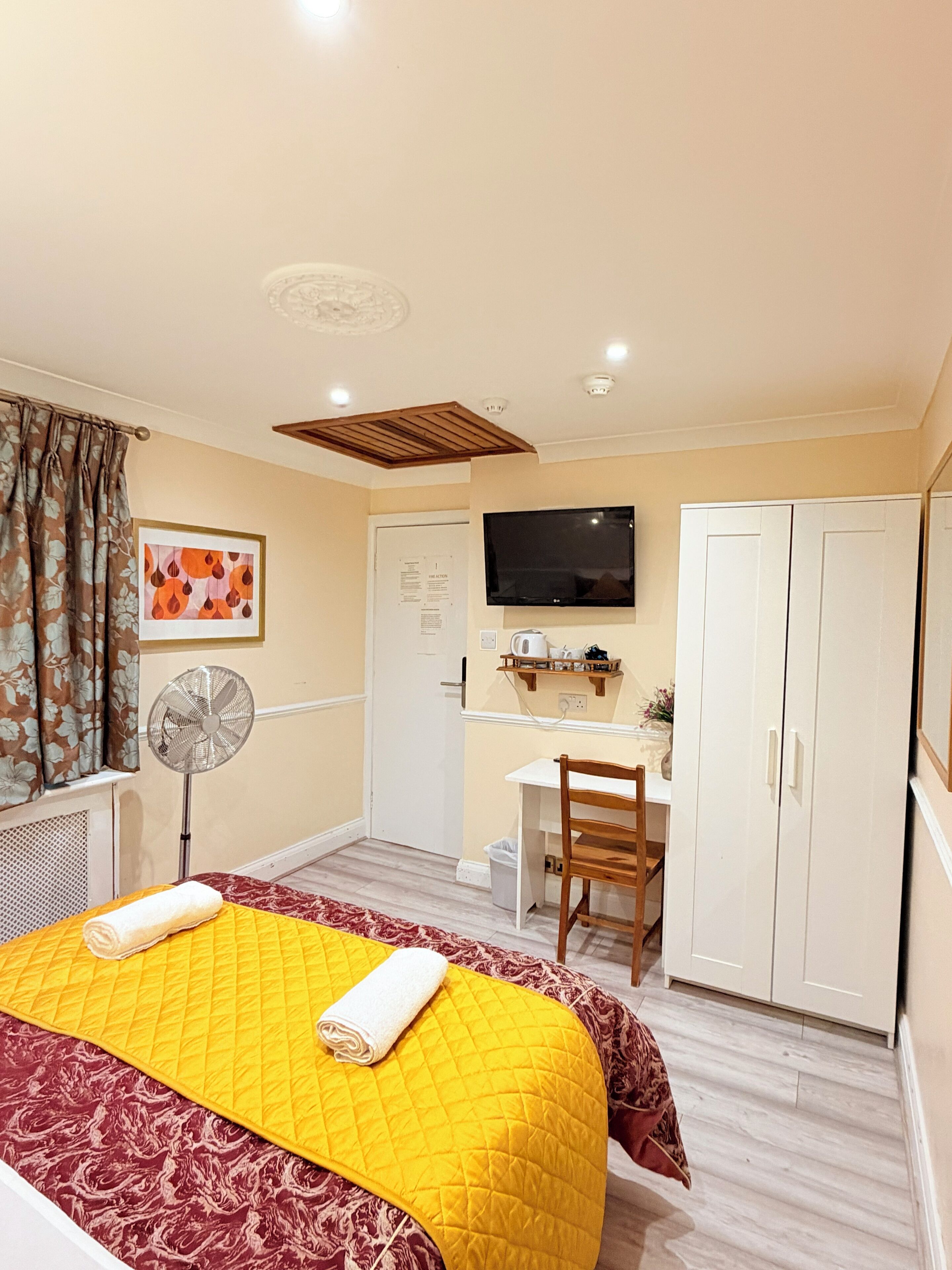 room | Europa House Hotel, London