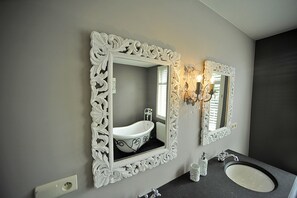 Chambre Double Majestueuse | Salle de bain