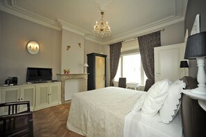 Grand Double Room | Minibar, in-room safe, desk, iron/ironing board