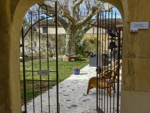 Terrace/patio - Clos St Pierre de Fraisse (Avignon)