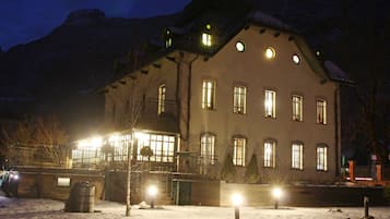 Front of property - evening/night