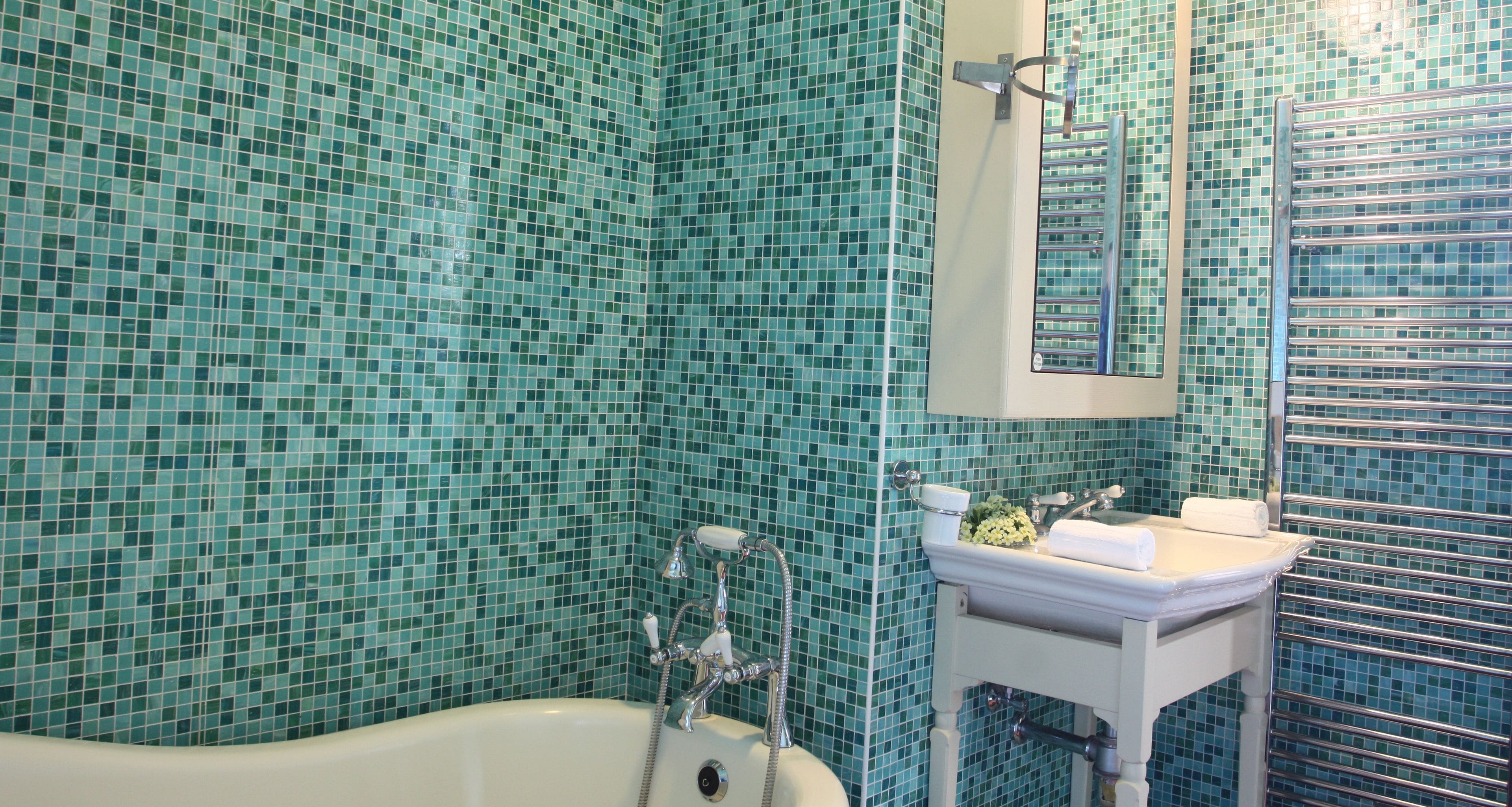 deep-soaking bathtub