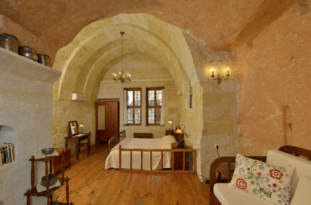 tunnel cave house | in-room safe, soundproofing, free cots/infant beds, free wifi