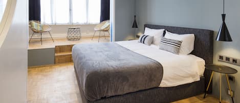 Standard Quadruple Room | Zimmersafe, Schreibtisch, Verdunkelungsvorhänge, kostenloses WLAN