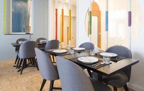 Daily buffet breakfast (EUR 17.00 per person) - Quentin Zoo hotel (Amsterdam)