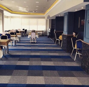 Breakfast, lunch, dinner served; international cuisine  - Grand Urfa Hotel (Sanliurfa)