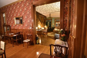 Desayuno completo incluido todos los días 