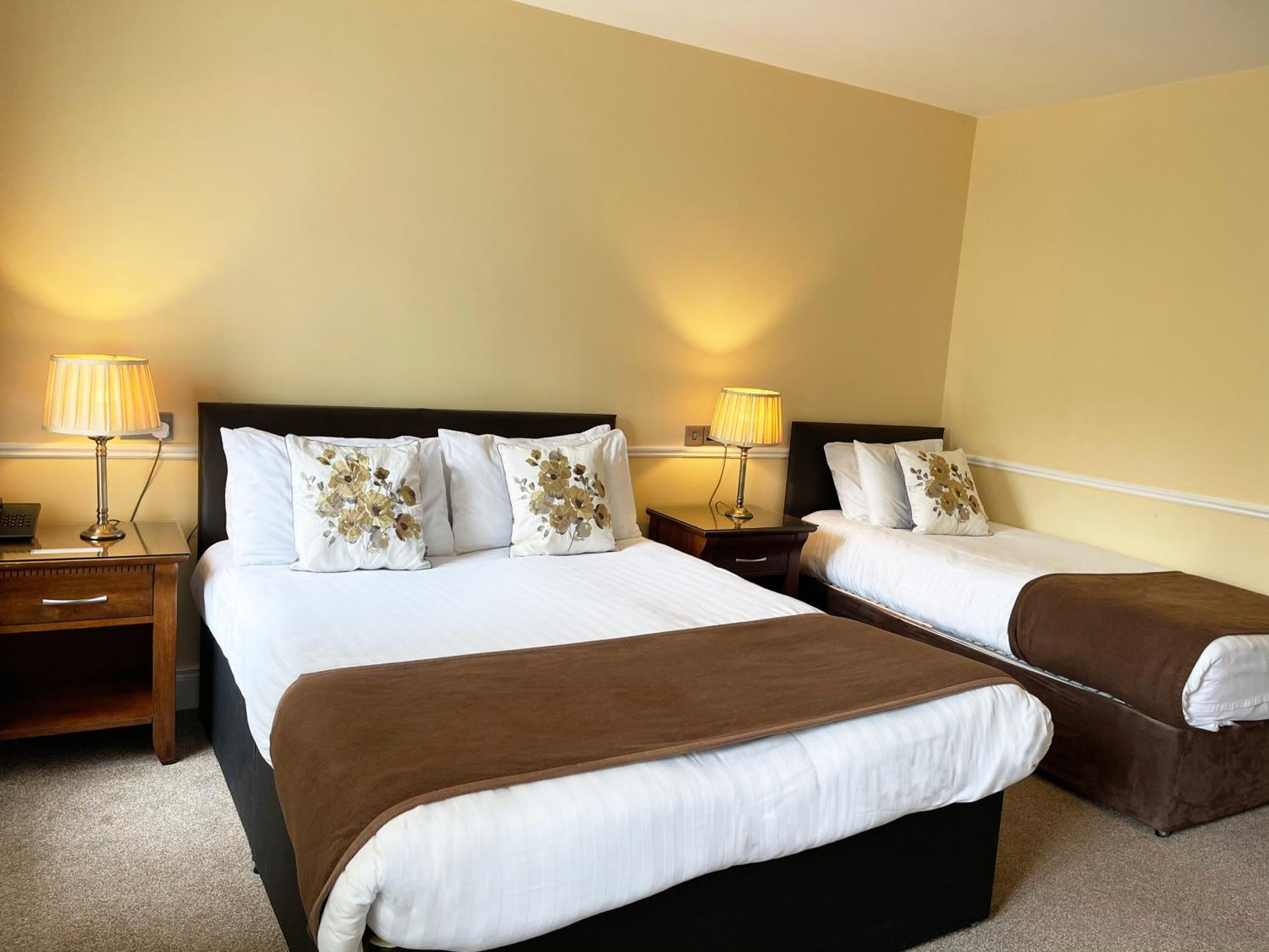 1 bedroom, premium bedding, iron/ironing board, free wifi