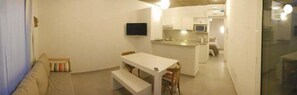 Departamento | Área de sala de estar | Televisión de pantalla plana de 32 pulgadas con canales por cable 