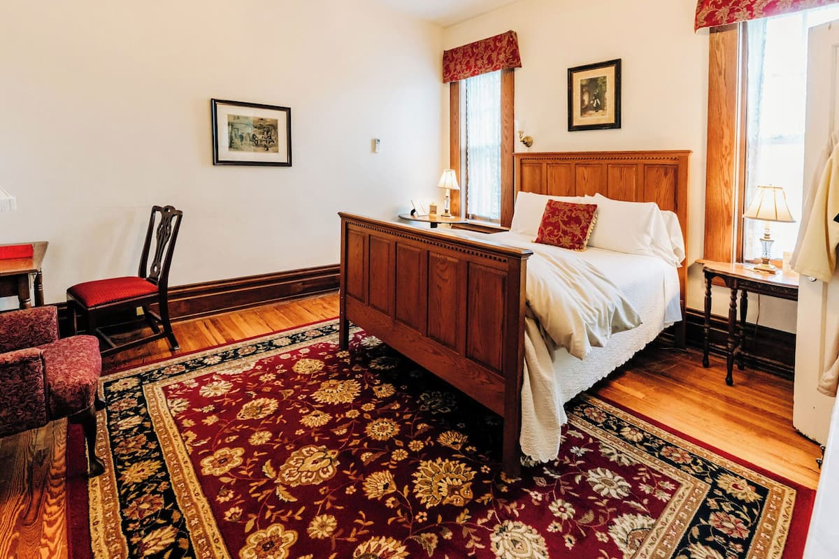 Room, Private Bathroom (Nanny's Room #5)