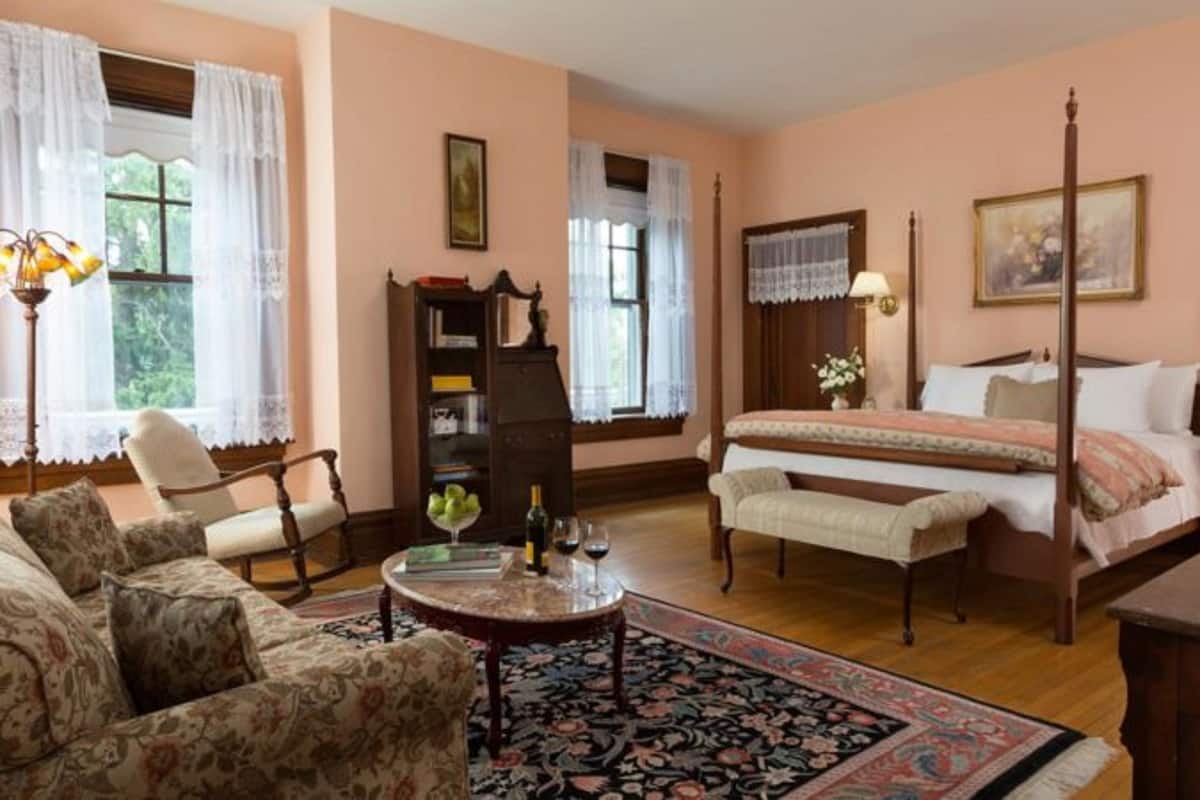 Room, Private Bathroom (Ione's Suite #3) | Egyptian cotton sheets, down duvets, desk, iron/ironing board