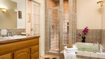 Room, Private Bathroom (Carriage House North # 18) | Bathroom | Free toiletries, hair dryer, bathrobes, towels