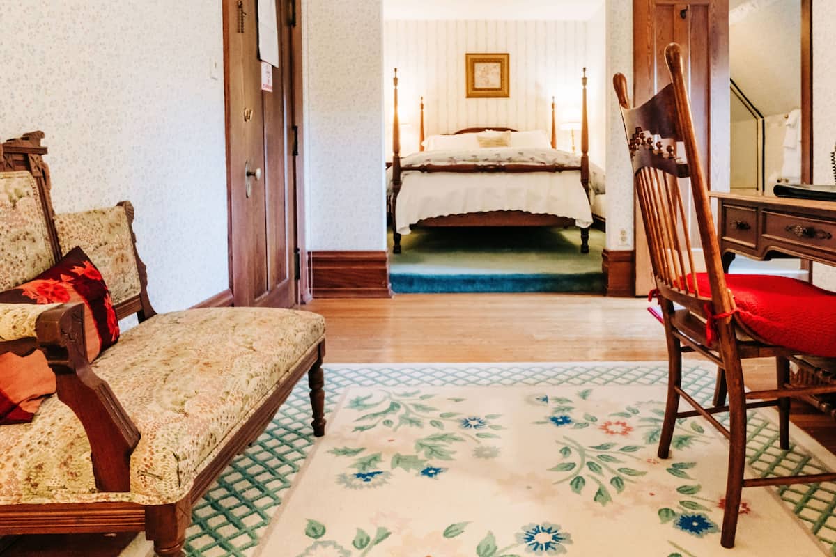 Kamer, privébadkamer (Sitting Room #15) | Lakens van Egyptisch katoen, donzen dekbedden, een bureau
