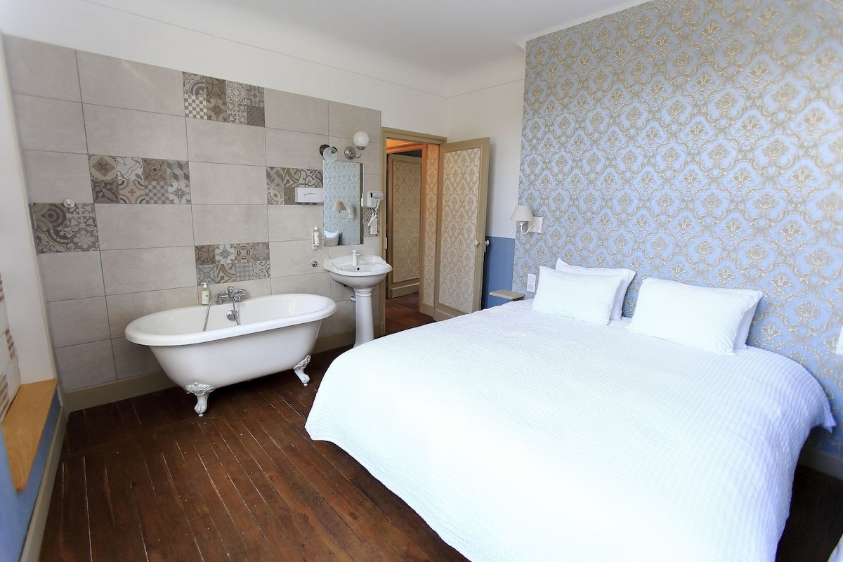 Luxe appartement, 2 slaapkamers, keuken | 1 slaapkamer, luxe beddengoed, verduisterende gordijnen