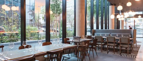 Colazione a buffet, servita tutte le mattine (20 EUR a persona)