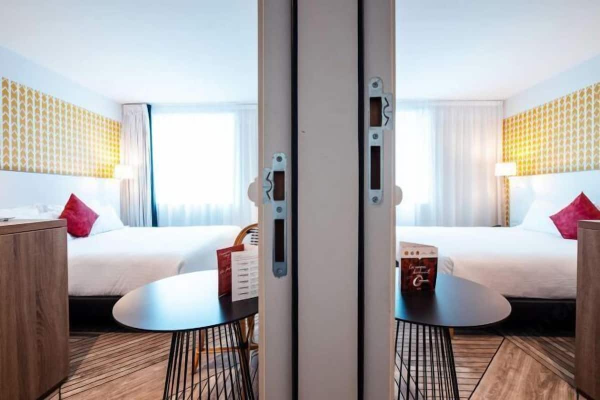 Literie de qualité supérieure, coffres-forts dans les chambres, bureau