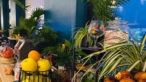 A buffet with fruits, pastries, and a variety of food items. - The Originals Boutique, Hôtel Maison Montmartre Paris Les Puces (Paris)